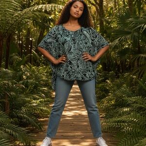 NWT EAST 5TH PAISYN FLORAL BLACK OVERSIZED HI LOW ARTSY SS BLOUSE